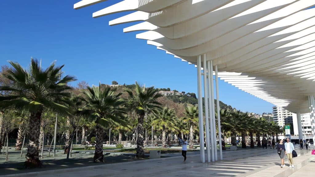 Muelle Uno met uitzicht op Alcazaba Malaga
